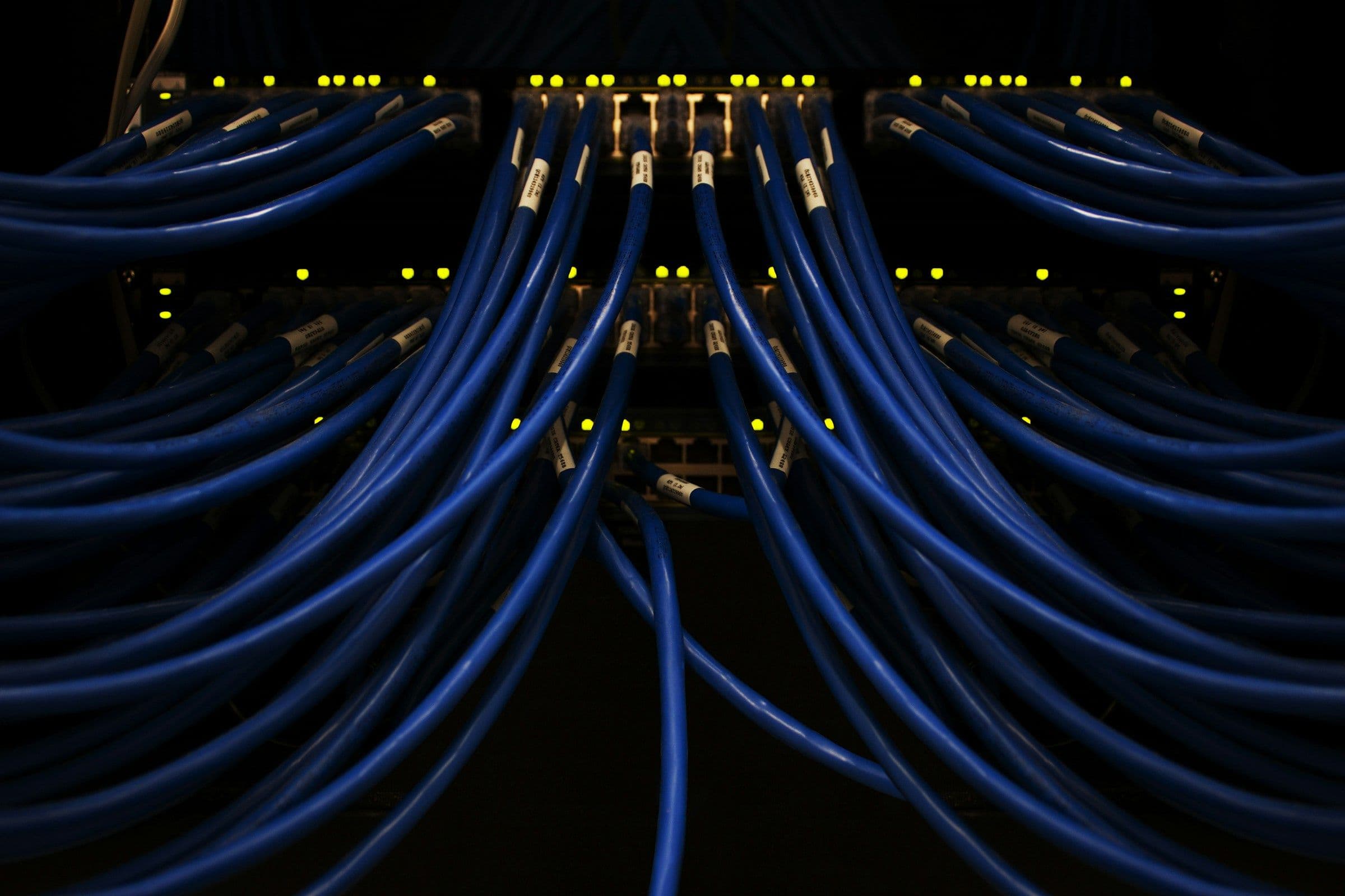 Cloud-Backup für KMU: Die Rettung nach dem Daten-GAU – scott-rodgerson-PSpf_XgOM5w-unsplash.jpg