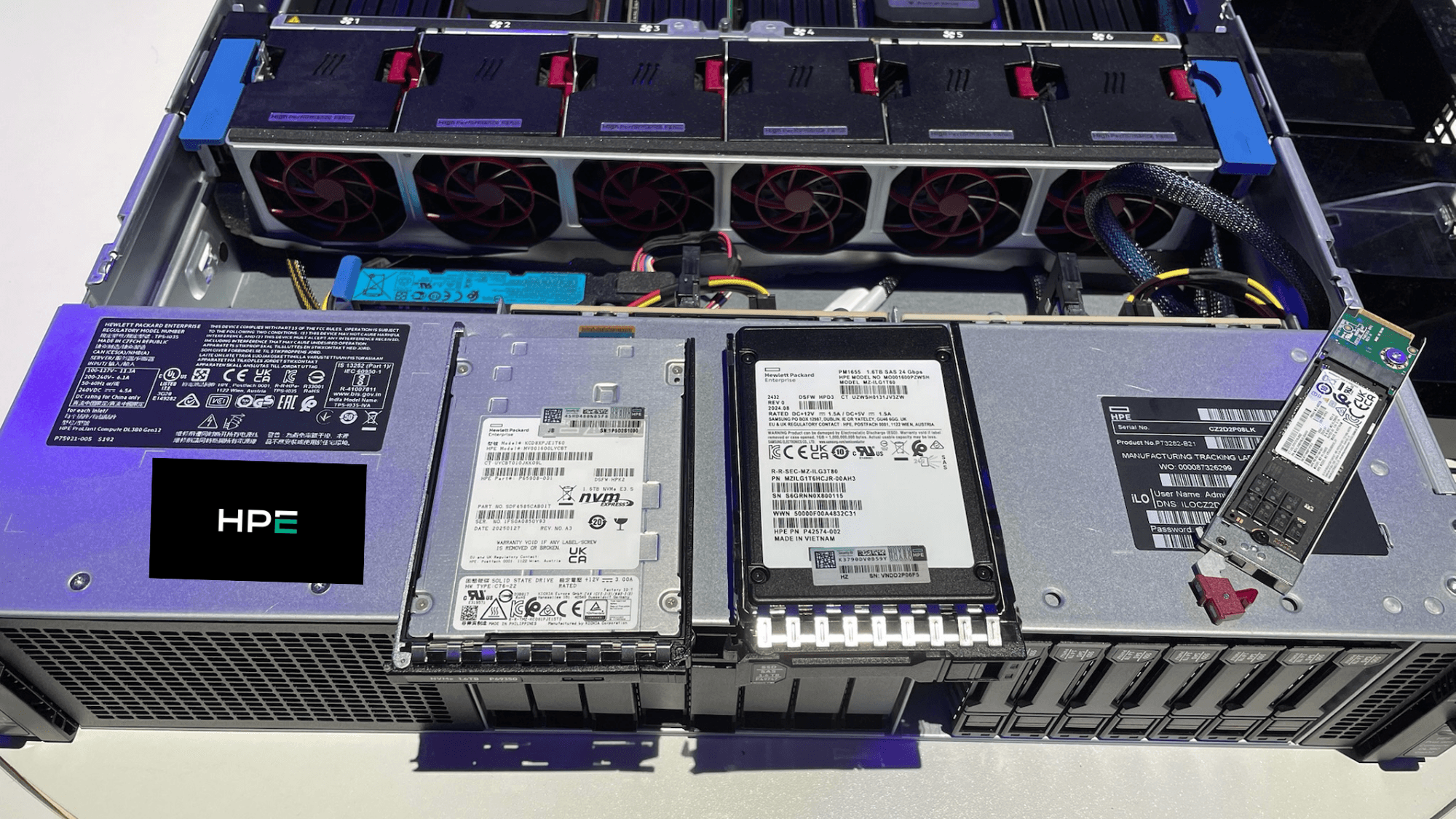 Deadline 2026: Warum KMU jetzt auf HPE Smart Choice & SOC setzen müssen, um
NIS-2-konform zu bleiben – csm_7_9eaf499388.png
