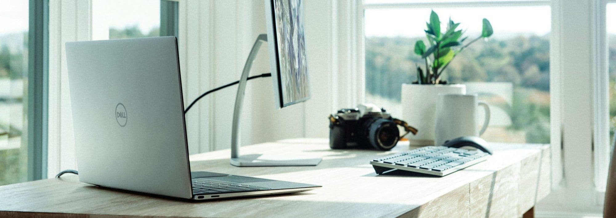 Digitaler Arbeitsplatz in KMU: Flexibilität, Effizienz und
Mitarbeiterzufriedenheit steigern – csm_dell-g2E2NQ5SWSU-unsplash_cf13635993.jpg