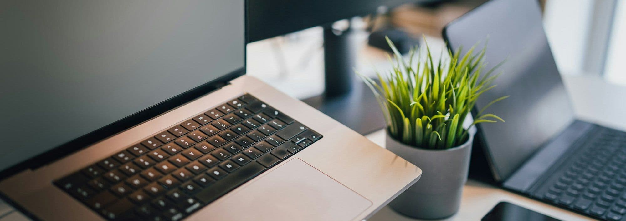 Endpoint-Management für mehr Sicherheit & Produktivität – csm_jakub-zerdzicki-MBpo0c1dKgE-unsplash_b3b6cee86b.jpg