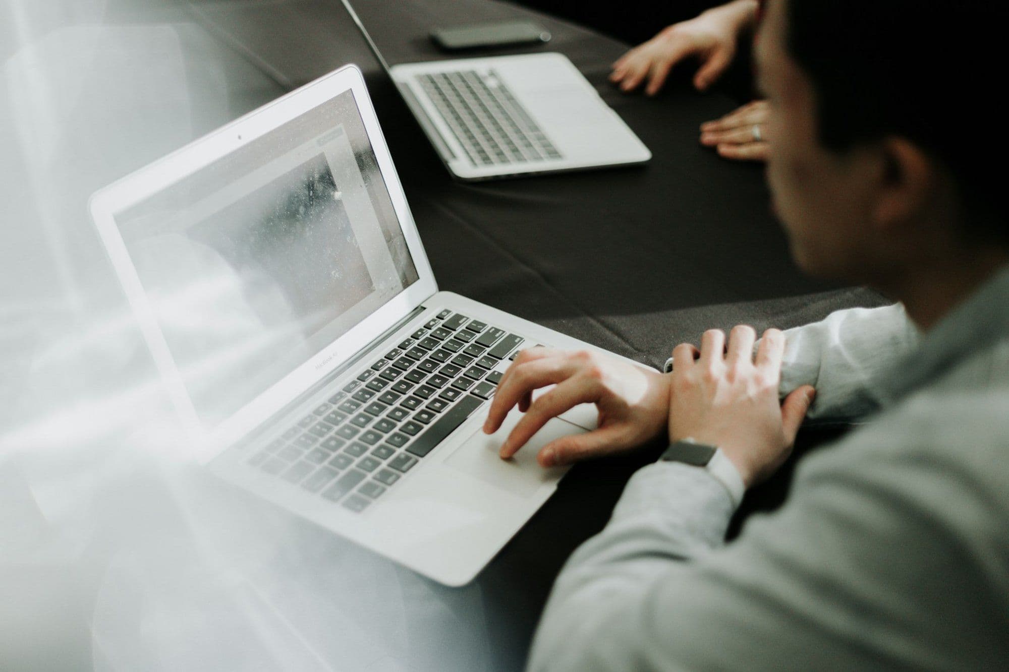 Digitale Projektarbeit in KMU: Effizient, flexibel und zukunftssicher – csm_priscilla-du-preez-OEdkPaxYMXU-unsplash_24888b6321.jpg