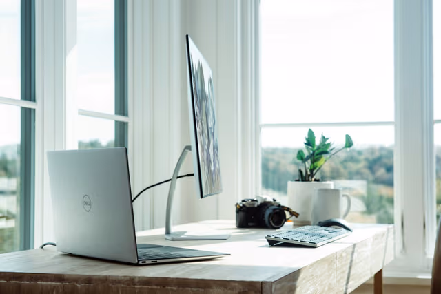 IT-Kosten senken im Mittelstand: Effizienz statt Einsparpanik – csm_dell-g2E2NQ5SWSU-unsplash__1__df21c00c8c.jpg