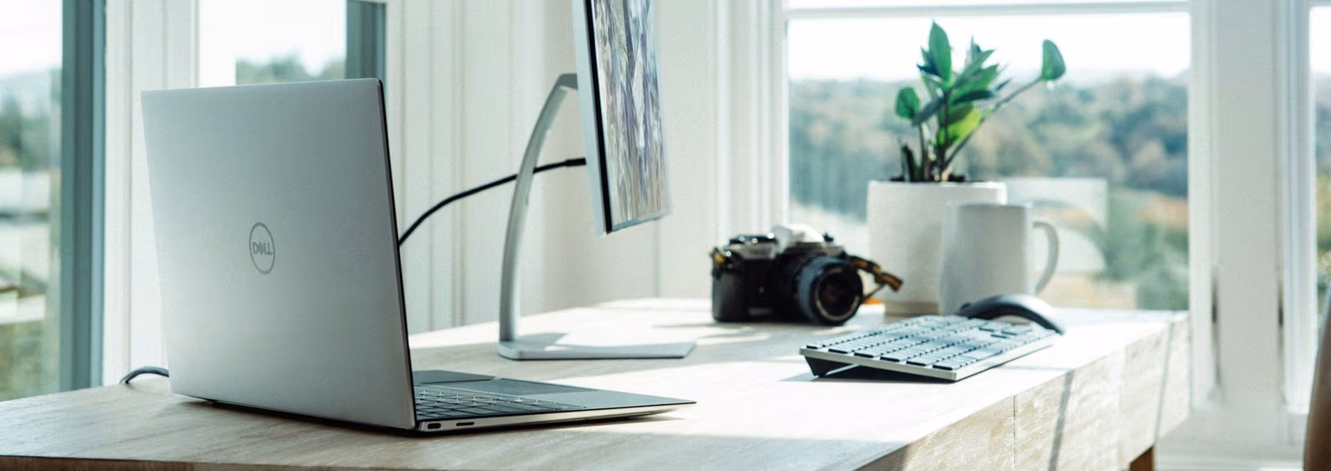 Digitaler Arbeitsplatz in KMU: Flexibilität, Effizienz und
Mitarbeiterzufriedenheit steigern – csm_dell-g2E2NQ5SWSU-unsplash_cf13635993.jpg