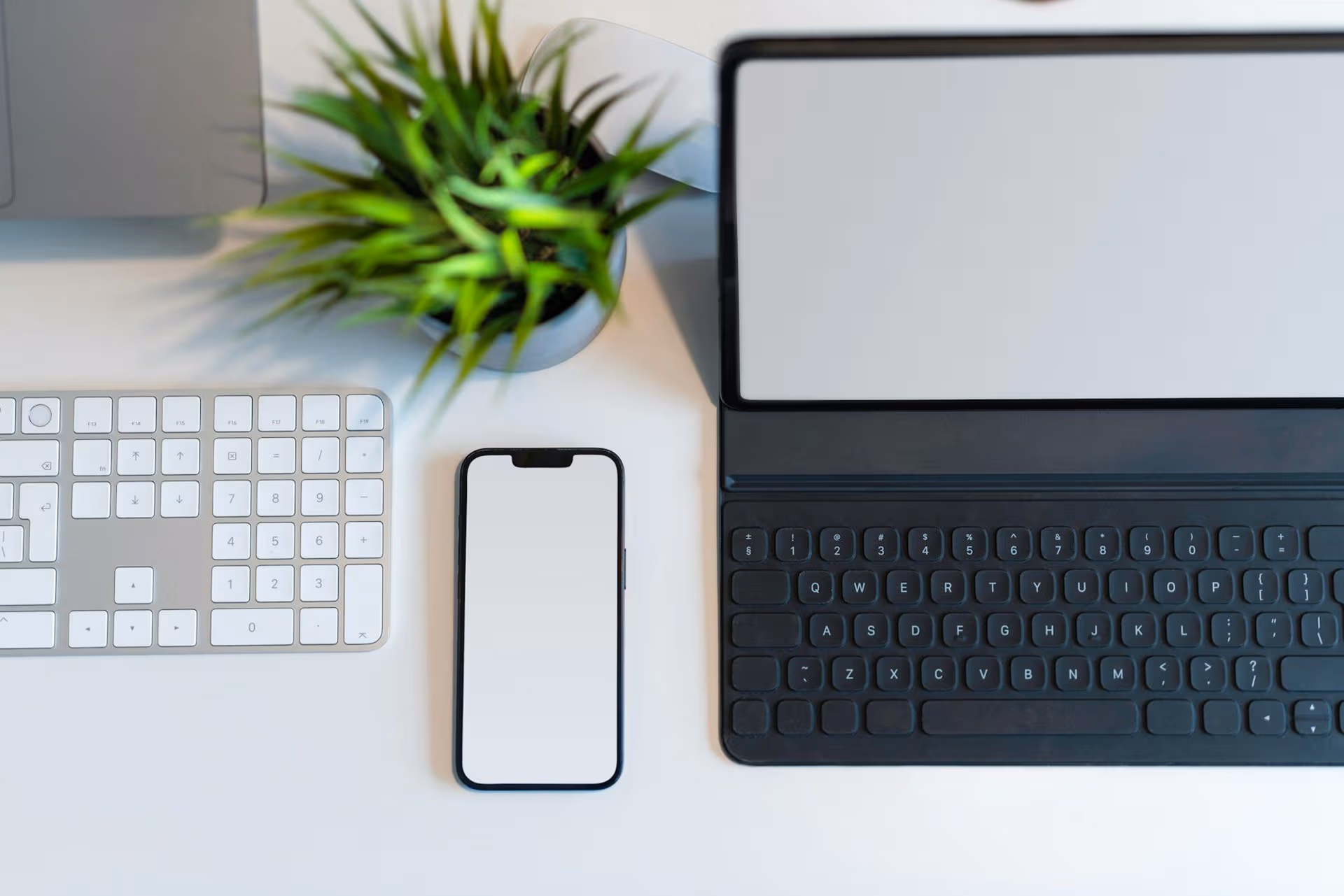 Endpoint-Management für mehr Sicherheit & Produktivität – csm_jakub-zerdzicki-_s95LilmNMU-unsplash_9efe59496b.jpg