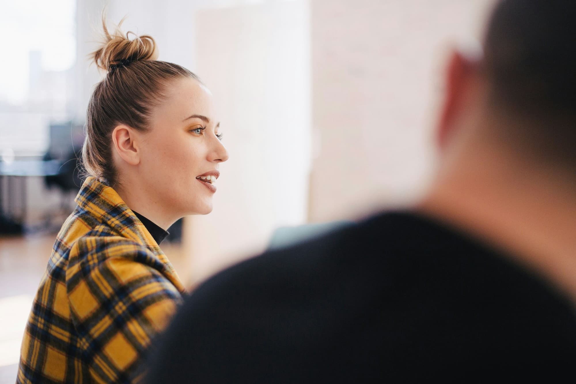 Mitarbeiterbindung durch Digitalisierung: Wie KMU Fachkräfte halten – csm_jason-goodman-CDq4ChZouXw-unsplash_4fc34e2aea.jpg