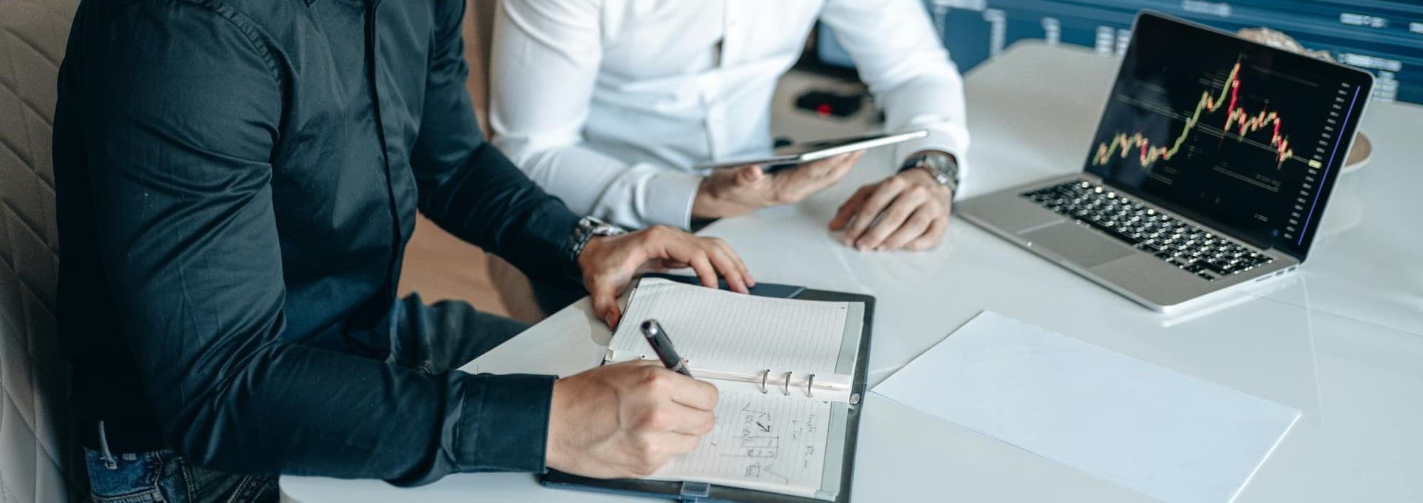 Datengetriebene Entscheidungen in KMU: Wie Sie mit Fakten besser steuern – csm_pexels-alphatradezone-5831702_5db7e0205b.jpg