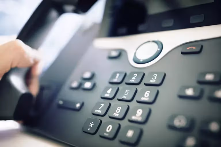 voip-telefon-anschliessen-einfache-anleitung-fuer-kmu-2.webp